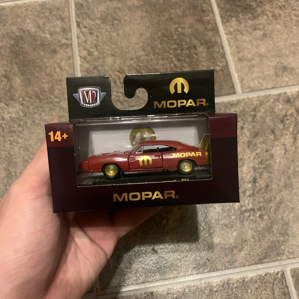 2023 M2 Machines "Daytona Mopar" 1969 DODGE CHARGER DAYTONA HEMI #R81